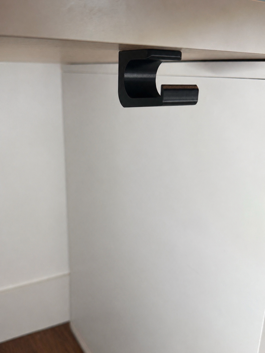 Hang – Under Desk Headphone Hook (Free US Shipping)